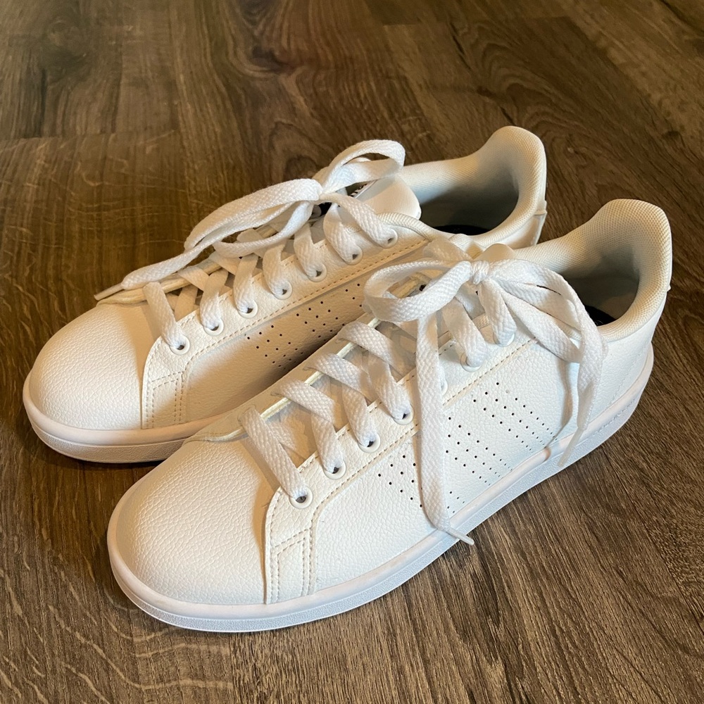 NWOT Adidas White Ortholite Float Women’s Sneaker US 9